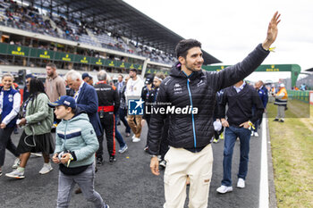 2024-06-15 - OCON Esteban, Alpine F1 Driver, portrait during the starting grid of the 2024 24 Hours of Le Mans, 4th round of the 2024 FIA World Endurance Championship, on the Circuit des 24 Heures du Mans, on June 15, 2024 in Le Mans, France - 24 HEURES DU MANS 2024 - STARTING GRID - ENDURANCE - MOTORS