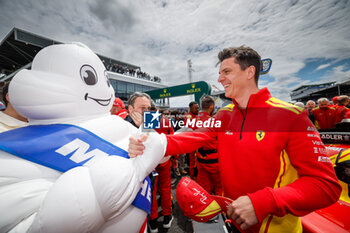 2024-06-15 - NIELSEN Nicklas (dnk), Ferrari AF Corse, Ferrari 499P #50, Hypercar, FIA WEC, portrait Bibendum, Bonhomme Michelin, portrait, during the starting grid of the 2024 24 Hours of Le Mans, 4th round of the 2024 FIA World Endurance Championship, on the Circuit des 24 Heures du Mans, on June 15, 2024 in Le Mans, France - 24 HEURES DU MANS 2024 - STARTING GRID - ENDURANCE - MOTORS