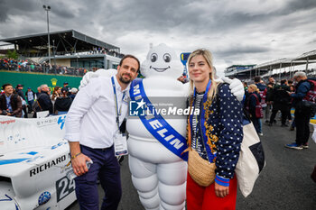 2024-06-15 - Bibendum, Bonhomme Michelin, portrait, during the starting grid of the 2024 24 Hours of Le Mans, 4th round of the 2024 FIA World Endurance Championship, on the Circuit des 24 Heures du Mans, on June 15, 2024 in Le Mans, France - 24 HEURES DU MANS 2024 - STARTING GRID - ENDURANCE - MOTORS