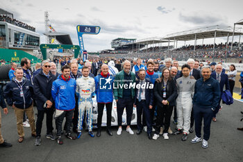 2024-06-15 - Luca de Meo CEO, Renault Group,, Zinedine Zidane portrait, FILLON Pierre (fra), President of ACO, portrait, MILLE Richard (fra), Président ot the FIA Endurance Commission, portrait,during the starting grid of the 2024 24 Hours of Le Mans, 4th round of the 2024 FIA World Endurance Championship, on the Circuit des 24 Heures du Mans, on June 15, 2024 in Le Mans, France - 24 HEURES DU MANS 2024 - STARTING GRID - ENDURANCE - MOTORS