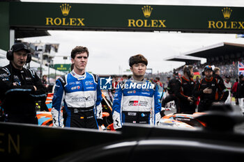 2024-06-15 - FLUXA Lorenzo (spa), Cool Racing, Oreca 07 - Gibson #37, LMP2, MIYATA Ritomo (jpn), Cool Racing, Oreca 07 - Gibson #37, LMP2, portrait during the starting grid of the 2024 24 Hours of Le Mans, 4th round of the 2024 FIA World Endurance Championship, on the Circuit des 24 Heures du Mans, on June 15, 2024 in Le Mans, France - 24 HEURES DU MANS 2024 - STARTING GRID - ENDURANCE - MOTORS