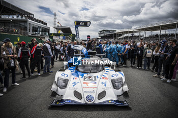 2024-06-15 - H24 during the starting grid of the 2024 24 Hours of Le Mans, 4th round of the 2024 FIA World Endurance Championship, on the Circuit des 24 Heures du Mans, on June 15, 2024 in Le Mans, France - 24 HEURES DU MANS 2024 - STARTING GRID - ENDURANCE - MOTORS