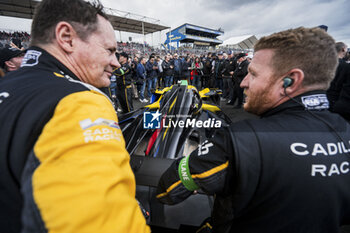 2024-06-15 - 03 BOURDAIS Sébastien (fra), VAN DER ZANDE Renger (ned), DIXON Scott (nzl), Cadillac Racing, Cadillac V-Series.R #03, Hypercar, action during the starting grid of the 2024 24 Hours of Le Mans, 4th round of the 2024 FIA World Endurance Championship, on the Circuit des 24 Heures du Mans, on June 15, 2024 in Le Mans, France - 24 HEURES DU MANS 2024 - STARTING GRID - ENDURANCE - MOTORS