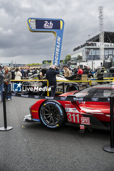 2024-06-15 - 311 DERANI Luis Felipe (bra), AITKEN Jack (gbr), DRUGOVICH Felipe (bra), Whelen Cadillac Racing, Cadillac V-Series.R #311, Hypercar, action during the starting grid of the 2024 24 Hours of Le Mans, 4th round of the 2024 FIA World Endurance Championship, on the Circuit des 24 Heures du Mans, on June 15, 2024 in Le Mans, France - 24 HEURES DU MANS 2024 - STARTING GRID - ENDURANCE - MOTORS