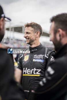 2024-06-15 - BUTTON Jenson (gbr), Hertz Team Jota, Porsche 963 #38, Hypercar, FIA WEC, portrait during the starting grid of the 2024 24 Hours of Le Mans, 4th round of the 2024 FIA World Endurance Championship, on the Circuit des 24 Heures du Mans, on June 15, 2024 in Le Mans, France - 24 HEURES DU MANS 2024 - STARTING GRID - ENDURANCE - MOTORS