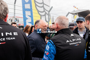 2024-06-15 - VASSEUR Frédéric (fra), Team Principal of Ferrari F1, portrait SINAULT Philippe (fra), Team Principal of Alpine Endurance Team, portrait during the starting grid of the 2024 24 Hours of Le Mans, 4th round of the 2024 FIA World Endurance Championship, on the Circuit des 24 Heures du Mans, on June 15, 2024 in Le Mans, France - 24 HEURES DU MANS 2024 - STARTING GRID - ENDURANCE - MOTORS