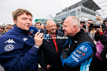 2024-06-15 - VASSEUR Frédéric (fra), Team Principal of Ferrari F1, portrait SINAULT Philippe (fra), Team Principal of Alpine Endurance Team, portrait during the starting grid of the 2024 24 Hours of Le Mans, 4th round of the 2024 FIA World Endurance Championship, on the Circuit des 24 Heures du Mans, on June 15, 2024 in Le Mans, France - 24 HEURES DU MANS 2024 - STARTING GRID - ENDURANCE - MOTORS