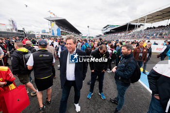 2024-06-15 - Gérard NEVEU during the starting grid of the 2024 24 Hours of Le Mans, 4th round of the 2024 FIA World Endurance Championship, on the Circuit des 24 Heures du Mans, on June 15, 2024 in Le Mans, France - 24 HEURES DU MANS 2024 - STARTING GRID - ENDURANCE - MOTORS