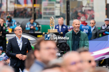 2024-06-15 - MILLE Richard (fra), Président ot the FIA Endurance Commission, portrait ZIDANE Zinedine (fra), Start of the 24 Hours of Le Mans 2024, portrait during the starting grid of the 2024 24 Hours of Le Mans, 4th round of the 2024 FIA World Endurance Championship, on the Circuit des 24 Heures du Mans, on June 15, 2024 in Le Mans, France - 24 HEURES DU MANS 2024 - STARTING GRID - ENDURANCE - MOTORS