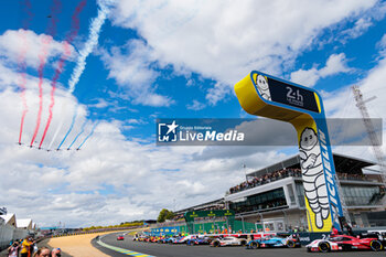 2024-06-15 - Patrouille de France 35 MILESI Charles (fra), HABSBURG-Lothringen Ferdinand (aut), CHATIN Paul-Loup (fra), Alpine Endurance Team #35, Alpine A424, Hypercar, FIA WEC, action during the starting grid of the 2024 24 Hours of Le Mans, 4th round of the 2024 FIA World Endurance Championship, on the Circuit des 24 Heures du Mans, on June 15, 2024 in Le Mans, France - 24 HEURES DU MANS 2024 - STARTING GRID - ENDURANCE - MOTORS