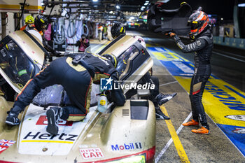 2024-06-16 - RASMUSSEN Oliver (dnk), Hertz Team Jota, Porsche 963 #38, Hypercar, FIA WEC, portrait during the 2024 24 Hours of Le Mans, 4th round of the 2024 FIA World Endurance Championship, on the Circuit des 24 Heures du Mans, from June 15 to 16, 2024 in Le Mans, France - 24 HEURES DU MANS 2024 - RACE - ENDURANCE - MOTORS