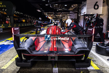 2024-06-16 - 04 JAMINET Mathieu (fra), NASR Felipe (bra), TANDY Nick (gbr), Porsche Penske Motorsport, Porsche 963 #04, Hypercar, pit stop during the 2024 24 Hours of Le Mans, 4th round of the 2024 FIA World Endurance Championship, on the Circuit des 24 Heures du Mans, from June 15 to 16, 2024 in Le Mans, France - 24 HEURES DU MANS 2024 - RACE - ENDURANCE - MOTORS