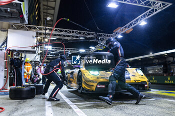 2024-06-16 - 91 LIETZ Richard (aut), SCHURING Morris (nld), SHAHIN Yasser (aus), Manthey EMA, Porsche 911 GT3 R #91, LM GT3, FIA WEC, pit stop during the 2024 24 Hours of Le Mans, 4th round of the 2024 FIA World Endurance Championship, on the Circuit des 24 Heures du Mans, from June 15 to 16, 2024 in Le Mans, France - 24 HEURES DU MANS 2024 - RACE - ENDURANCE - MOTORS