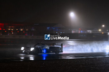 2024-06-16 - 37 FLUXA Lorenzo (spa), JAKOBSEN Malthe (dnk), MIYATA Ritomo (jpn), Cool Racing, Oreca 07 - Gibson #37, LMP2, action during the 2024 24 Hours of Le Mans, 4th round of the 2024 FIA World Endurance Championship, on the Circuit des 24 Heures du Mans, from June 15 to 16, 2024 in Le Mans, France - 24 HEURES DU MANS 2024 - RACE - ENDURANCE - MOTORS