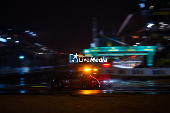 2024-06-16 - Safety car. during the 2024 24 Hours of Le Mans, 4th round of the 2024 FIA World Endurance Championship, on the Circuit des 24 Heures du Mans, from June 15 to 16, 2024 in Le Mans, France - 24 HEURES DU MANS 2024 - RACE - ENDURANCE - MOTORS