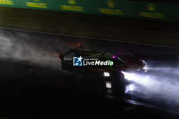 2024-06-16 - 311 DERANI Luis Felipe (bra), AITKEN Jack (gbr), DRUGOVICH Felipe (bra), Whelen Cadillac Racing, Cadillac V-Series.R #311, Hypercar, action during the 2024 24 Hours of Le Mans, 4th round of the 2024 FIA World Endurance Championship, on the Circuit des 24 Heures du Mans, from June 15 to 16, 2024 in Le Mans, France - 24 HEURES DU MANS 2024 - RACE - ENDURANCE - MOTORS