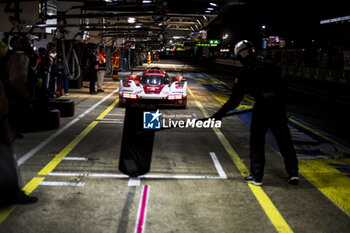 2024-06-16 - 04 JAMINET Mathieu (fra), NASR Felipe (bra), TANDY Nick (gbr), Porsche Penske Motorsport, Porsche 963 #04, Hypercar, action during the 2024 24 Hours of Le Mans, 4th round of the 2024 FIA World Endurance Championship, on the Circuit des 24 Heures du Mans, from June 15 to 16, 2024 in Le Mans, France - 24 HEURES DU MANS 2024 - RACE - ENDURANCE - MOTORS