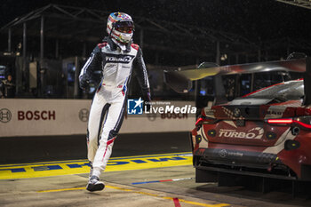 2024-06-16 - 31 FARFUS Augusto (bra), GELAEL Sean (ind), LEUNG Darren (gbr), Team WRT, BMW M4 GT3 #31, LM GT3, FIA WEC, action during the 2024 24 Hours of Le Mans, 4th round of the 2024 FIA World Endurance Championship, on the Circuit des 24 Heures du Mans, from June 15 to 16, 2024 in Le Mans, France - 24 HEURES DU MANS 2024 - RACE - ENDURANCE - MOTORS