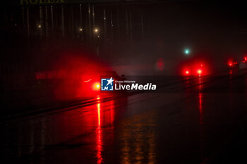 2024-06-16 - Rain, action during the 2024 24 Hours of Le Mans, 4th round of the 2024 FIA World Endurance Championship, on the Circuit des 24 Heures du Mans, from June 15 to 16, 2024 in Le Mans, France - 24 HEURES DU MANS 2024 - RACE - ENDURANCE - MOTORS