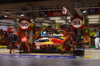 2024-06-16 - 51 PIER GUIDI Alessandro (ita), CALADO James (gbr), GIOVINAZZI Antonio (ita), Ferrari AF Corse, Ferrari 499P #51, Hypercar, FIA WEC, pitstop, arrêt aux stands during the 2024 24 Hours of Le Mans, 4th round of the 2024 FIA World Endurance Championship, on the Circuit des 24 Heures du Mans, from June 15 to 16, 2024 in Le Mans, France - 24 HEURES DU MANS 2024 - RACE - ENDURANCE - MOTORS