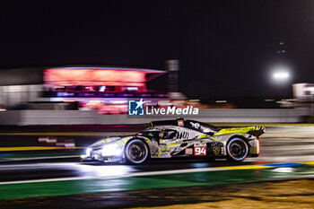 2024-06-16 - 94 VANDOORNE Stoffel (bel), DUVAL Loïc (fra), DI RESTA Paul (gbr), Peugeot TotalEnergies, Peugeot 9x8 #94, Hypercar, FIA WEC, action during the 2024 24 Hours of Le Mans, 4th round of the 2024 FIA World Endurance Championship, on the Circuit des 24 Heures du Mans, from June 15 to 16, 2024 in Le Mans, France - 24 HEURES DU MANS 2024 - RACE - ENDURANCE - MOTORS