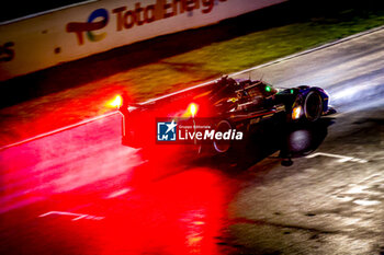 2024-06-16 - 02 BAMBER Earl (nzl), LYNN Alex (gbr), PALOU Alex (spa), Cadillac Racing, Cadillac V-Series.R #02, Hypercar, FIA WEC, action during the 2024 24 Hours of Le Mans, 4th round of the 2024 FIA World Endurance Championship, on the Circuit des 24 Heures du Mans, from June 15 to 16, 2024 in Le Mans, France - 24 HEURES DU MANS 2024 - RACE - ENDURANCE - MOTORS