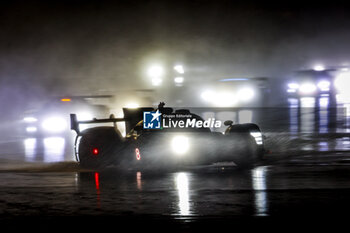 2024-06-16 - 08 BUEMI Sébastien (swi), HARTLEY Brendon (nzl), HIRAKAWA Ryo (jpn), Toyota Gazoo Racing, Toyota GR010 - Hybrid #08, Hypercar, FIA WEC, action during the 2024 24 Hours of Le Mans, 4th round of the 2024 FIA World Endurance Championship, on the Circuit des 24 Heures du Mans, from June 15 to 16, 2024 in Le Mans, France - 24 HEURES DU MANS 2024 - RACE - ENDURANCE - MOTORS