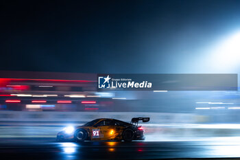 2024-06-16 - 91 LIETZ Richard (aut), SCHURING Morris (nld), SHAHIN Yasser (aus), Manthey EMA, Porsche 911 GT3 R #91, LM GT3, FIA WEC, action during the 2024 24 Hours of Le Mans, 4th round of the 2024 FIA World Endurance Championship, on the Circuit des 24 Heures du Mans, from June 15 to 16, 2024 in Le Mans, France - 24 HEURES DU MANS 2024 - RACE - ENDURANCE - MOTORS