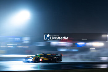 2024-06-16 - 03 BOURDAIS Sébastien (fra), VAN DER ZANDE Renger (ned), DIXON Scott (nzl), Cadillac Racing, Cadillac V-Series.R #03, Hypercar, action during the 2024 24 Hours of Le Mans, 4th round of the 2024 FIA World Endurance Championship, on the Circuit des 24 Heures du Mans, from June 15 to 16, 2024 in Le Mans, France - 24 HEURES DU MANS 2024 - RACE - ENDURANCE - MOTORS