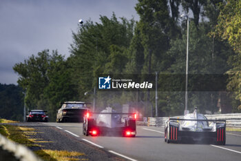 2024-06-16 - 37 FLUXA Lorenzo (spa), JAKOBSEN Malthe (dnk), MIYATA Ritomo (jpn), Cool Racing, Oreca 07 - Gibson #37, LMP2, 93 VERGNE Jean-Eric (fra), JENSEN Mikkel (dnk), MULLER Nico (swi), Peugeot TotalEnergies, Peugeot 9x8 #93, Hypercar, FIA WEC, action during the 2024 24 Hours of Le Mans, 4th round of the 2024 FIA World Endurance Championship, on the Circuit des 24 Heures du Mans, from June 15 to 16, 2024 in Le Mans, France - 24 HEURES DU MANS 2024 - RACE - ENDURANCE - MOTORS