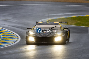 2024-06-16 - 82 JUNCADELLA Daniel (spa), BAUD Sébastien (fra), KOIZUMI Hiroshi (jpn), TF Sport, Corvette Z06 GT3.R #82, LM GT3, FIA WEC, action during the 2024 24 Hours of Le Mans, 4th round of the 2024 FIA World Endurance Championship, on the Circuit des 24 Heures du Mans, from June 15 to 16, 2024 in Le Mans, France - 24 HEURES DU MANS 2024 - RACE - ENDURANCE - MOTORS