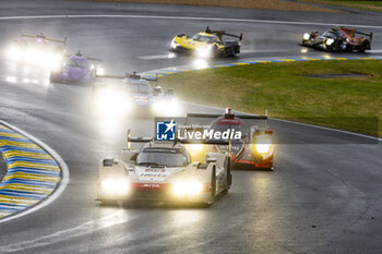 2024-06-16 - 38 RASMUSSEN Oliver (dnk), HANSON Philip (gbr), BUTTON Jenson (gbr), Hertz Team Jota, Porsche 963 #38, Hypercar, FIA WEC, action during the 2024 24 Hours of Le Mans, 4th round of the 2024 FIA World Endurance Championship, on the Circuit des 24 Heures du Mans, from June 15 to 16, 2024 in Le Mans, France - 24 HEURES DU MANS 2024 - RACE - ENDURANCE - MOTORS