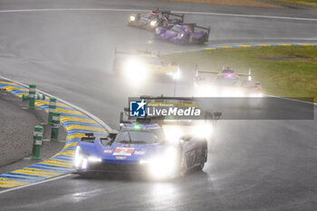 2024-06-16 - 02 BAMBER Earl (nzl), LYNN Alex (gbr), PALOU Alex (spa), Cadillac Racing, Cadillac V-Series.R #02, Hypercar, FIA WEC, action during the 2024 24 Hours of Le Mans, 4th round of the 2024 FIA World Endurance Championship, on the Circuit des 24 Heures du Mans, from June 15 to 16, 2024 in Le Mans, France - 24 HEURES DU MANS 2024 - RACE - ENDURANCE - MOTORS