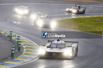 2024-06-16 - 94 VANDOORNE Stoffel (bel), DUVAL Loïc (fra), DI RESTA Paul (gbr), Peugeot TotalEnergies, Peugeot 9x8 #94, Hypercar, FIA WEC, action during the 2024 24 Hours of Le Mans, 4th round of the 2024 FIA World Endurance Championship, on the Circuit des 24 Heures du Mans, from June 15 to 16, 2024 in Le Mans, France - 24 HEURES DU MANS 2024 - RACE - ENDURANCE - MOTORS