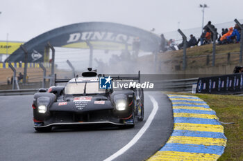 2024-06-16 - 08 BUEMI Sébastien (swi), HARTLEY Brendon (nzl), HIRAKAWA Ryo (jpn), Toyota Gazoo Racing, Toyota GR010 - Hybrid #08, Hypercar, FIA WEC, action during the 2024 24 Hours of Le Mans, 4th round of the 2024 FIA World Endurance Championship, on the Circuit des 24 Heures du Mans, from June 15 to 16, 2024 in Le Mans, France - 24 HEURES DU MANS 2024 - RACE - ENDURANCE - MOTORS