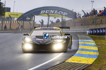 2024-06-16 - 82 JUNCADELLA Daniel (spa), BAUD Sébastien (fra), KOIZUMI Hiroshi (jpn), TF Sport, Corvette Z06 GT3.R #82, LM GT3, FIA WEC, action during the 2024 24 Hours of Le Mans, 4th round of the 2024 FIA World Endurance Championship, on the Circuit des 24 Heures du Mans, from June 15 to 16, 2024 in Le Mans, France - 24 HEURES DU MANS 2024 - RACE - ENDURANCE - MOTORS