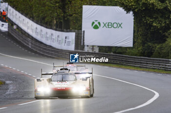 2024-06-16 - 12 STEVENS Will (gbr), ILOTT Callum (gbr), NATO Norman (fra), Hertz Team Jota, Porsche 963 #12, Hypercar, FIA WEC, action during the 2024 24 Hours of Le Mans, 4th round of the 2024 FIA World Endurance Championship, on the Circuit des 24 Heures du Mans, from June 15 to 16, 2024 in Le Mans, France - 24 HEURES DU MANS 2024 - RACE - ENDURANCE - MOTORS