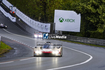 2024-06-16 - 12 STEVENS Will (gbr), ILOTT Callum (gbr), NATO Norman (fra), Hertz Team Jota, Porsche 963 #12, Hypercar, FIA WEC, action during the 2024 24 Hours of Le Mans, 4th round of the 2024 FIA World Endurance Championship, on the Circuit des 24 Heures du Mans, from June 15 to 16, 2024 in Le Mans, France - 24 HEURES DU MANS 2024 - RACE - ENDURANCE - MOTORS