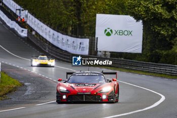 2024-06-16 - 70 IRIBE Brendan (usa), MILLROY Ollie (gar), SCHANDORFF Frederik (dnk), Inception Racing, McLaren 720S LMGT3 Evo, LM GT3, action during the 2024 24 Hours of Le Mans, 4th round of the 2024 FIA World Endurance Championship, on the Circuit des 24 Heures du Mans, from June 15 to 16, 2024 in Le Mans, France - 24 HEURES DU MANS 2024 - RACE - ENDURANCE - MOTORS