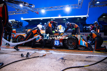 2024-06-16 - 33 MATTSCHULL Alexander (ger), BINDER René (aut), HORR Laurents (ger), DKR Engineering, Oreca 07 - Gibson #33, LMP2 PRO/AM, refueling during the 2024 24 Hours of Le Mans, 4th round of the 2024 FIA World Endurance Championship, on the Circuit des 24 Heures du Mans, from June 15 to 16, 2024 in Le Mans, France - 24 HEURES DU MANS 2024 - RACE - ENDURANCE - MOTORS