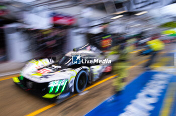 2024-06-16 - 93 VERGNE Jean-Eric (fra), JENSEN Mikkel (dnk), MULLER Nico (swi), Peugeot TotalEnergies, Peugeot 9x8 #93, Hypercar, FIA WEC, action during the 2024 24 Hours of Le Mans, 4th round of the 2024 FIA World Endurance Championship, on the Circuit des 24 Heures du Mans, from June 15 to 16, 2024 in Le Mans, France - 24 HEURES DU MANS 2024 - RACE - ENDURANCE - MOTORS