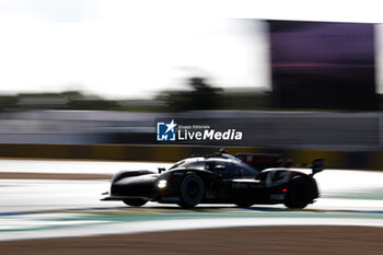 2024-06-16 - 08 BUEMI Sébastien (swi), HARTLEY Brendon (nzl), HIRAKAWA Ryo (jpn), Toyota Gazoo Racing, Toyota GR010 - Hybrid #08, Hypercar, FIA WEC, action during the 2024 24 Hours of Le Mans, 4th round of the 2024 FIA World Endurance Championship, on the Circuit des 24 Heures du Mans, from June 15 to 16, 2024 in Le Mans, France - 24 HEURES DU MANS 2024 - RACE - ENDURANCE - MOTORS