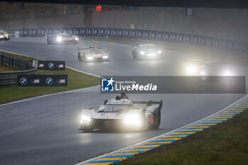 2024-06-16 - 94 VANDOORNE Stoffel (bel), DUVAL Loïc (fra), DI RESTA Paul (gbr), Peugeot TotalEnergies, Peugeot 9x8 #94, Hypercar, FIA WEC, action during the 2024 24 Hours of Le Mans, 4th round of the 2024 FIA World Endurance Championship, on the Circuit des 24 Heures du Mans, from June 15 to 16, 2024 in Le Mans, France - 24 HEURES DU MANS 2024 - RACE - ENDURANCE - MOTORS