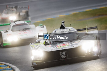 2024-06-16 - 93 VERGNE Jean-Eric (fra), JENSEN Mikkel (dnk), MULLER Nico (swi), Peugeot TotalEnergies, Peugeot 9x8 #93, Hypercar, FIA WEC, action during the 2024 24 Hours of Le Mans, 4th round of the 2024 FIA World Endurance Championship, on the Circuit des 24 Heures du Mans, from June 15 to 16, 2024 in Le Mans, France - 24 HEURES DU MANS 2024 - RACE - ENDURANCE - MOTORS