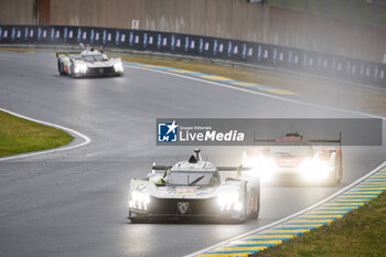 2024-06-16 - 93 VERGNE Jean-Eric (fra), JENSEN Mikkel (dnk), MULLER Nico (swi), Peugeot TotalEnergies, Peugeot 9x8 #93, Hypercar, FIA WEC, action during the 2024 24 Hours of Le Mans, 4th round of the 2024 FIA World Endurance Championship, on the Circuit des 24 Heures du Mans, from June 15 to 16, 2024 in Le Mans, France - 24 HEURES DU MANS 2024 - RACE - ENDURANCE - MOTORS