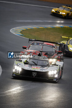 2024-06-16 - 93 VERGNE Jean-Eric (fra), JENSEN Mikkel (dnk), MULLER Nico (swi), Peugeot TotalEnergies, Peugeot 9x8 #93, Hypercar, FIA WEC, action during the 2024 24 Hours of Le Mans, 4th round of the 2024 FIA World Endurance Championship, on the Circuit des 24 Heures du Mans, from June 15 to 16, 2024 in Le Mans, France - 24 HEURES DU MANS 2024 - RACE - ENDURANCE - MOTORS