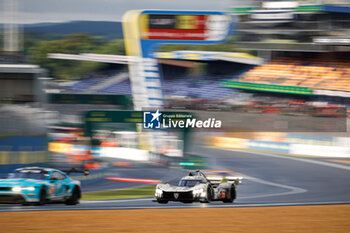 2024-06-16 - 93 VERGNE Jean-Eric (fra), JENSEN Mikkel (dnk), MULLER Nico (swi), Peugeot TotalEnergies, Peugeot 9x8 #93, Hypercar, FIA WEC, action during the 2024 24 Hours of Le Mans, 4th round of the 2024 FIA World Endurance Championship, on the Circuit des 24 Heures du Mans, from June 15 to 16, 2024 in Le Mans, France - 24 HEURES DU MANS 2024 - RACE - ENDURANCE - MOTORS