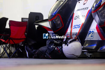 2024-06-16 - Vector Sport mecaniciens, mechanics during the 2024 24 Hours of Le Mans, 4th round of the 2024 FIA World Endurance Championship, on the Circuit des 24 Heures du Mans, from June 15 to 16, 2024 in Le Mans, France - 24 HEURES DU MANS 2024 - RACE - ENDURANCE - MOTORS