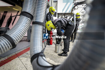 2024-06-16 - pitstop, arrêt aux stands, ravitaillement essence, refueling during the 2024 24 Hours of Le Mans, 4th round of the 2024 FIA World Endurance Championship, on the Circuit des 24 Heures du Mans, from June 15 to 16, 2024 in Le Mans, France - 24 HEURES DU MANS 2024 - RACE - ENDURANCE - MOTORS