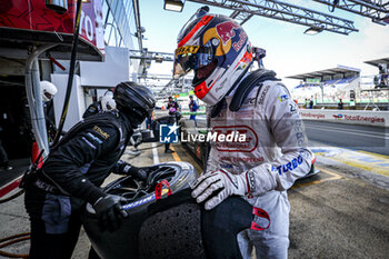 2024-06-16 - JANI Neel (swi), Proton Competition, Porsche 963 #99, Hypercar, FIA WEC, portrait during the 2024 24 Hours of Le Mans, 4th round of the 2024 FIA World Endurance Championship, on the Circuit des 24 Heures du Mans, from June 15 to 16, 2024 in Le Mans, France - 24 HEURES DU MANS 2024 - RACE - ENDURANCE - MOTORS